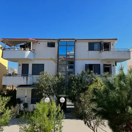 House For Rent Jurgen Nyaraló *